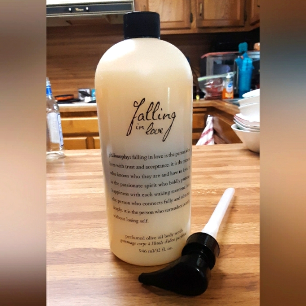 Philosophy Falling in Love 32 oz Olive Oil Body Scrub New Sealed